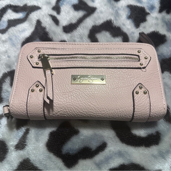 Jessica Simpson Cream Wallet - Picture 1 of 4